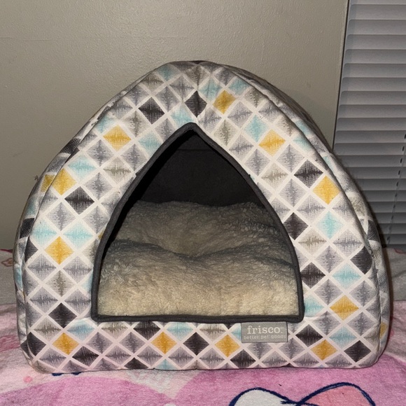 Frisco Geometric Patterned Pet Bed - Gray, Yellow, Blue - Picture 1 of 5